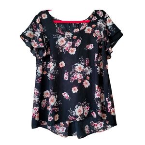 Torrid Chiffon Floral Short Sleeves Top Size 0 in Black